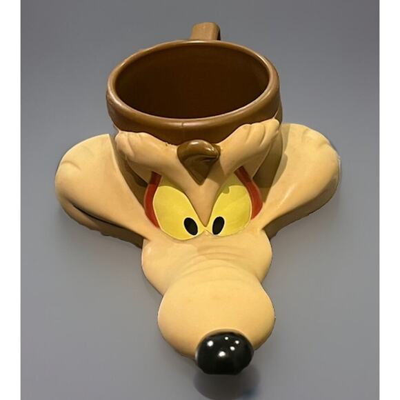 Set Of 2 VTG Looney Tunes Wile E. Coyote 3D Mug Cup 1992 Warner Bros -Includes 2 - Picture 3 of 10
